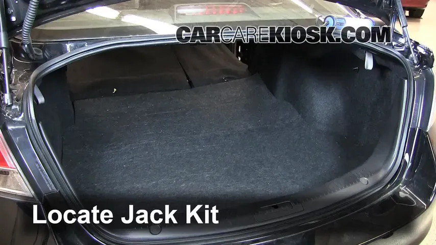 2012 Mazda 6 i 2.5L 4 Cyl. Neumáticos y ruedas Cambiar un neumático pinchado